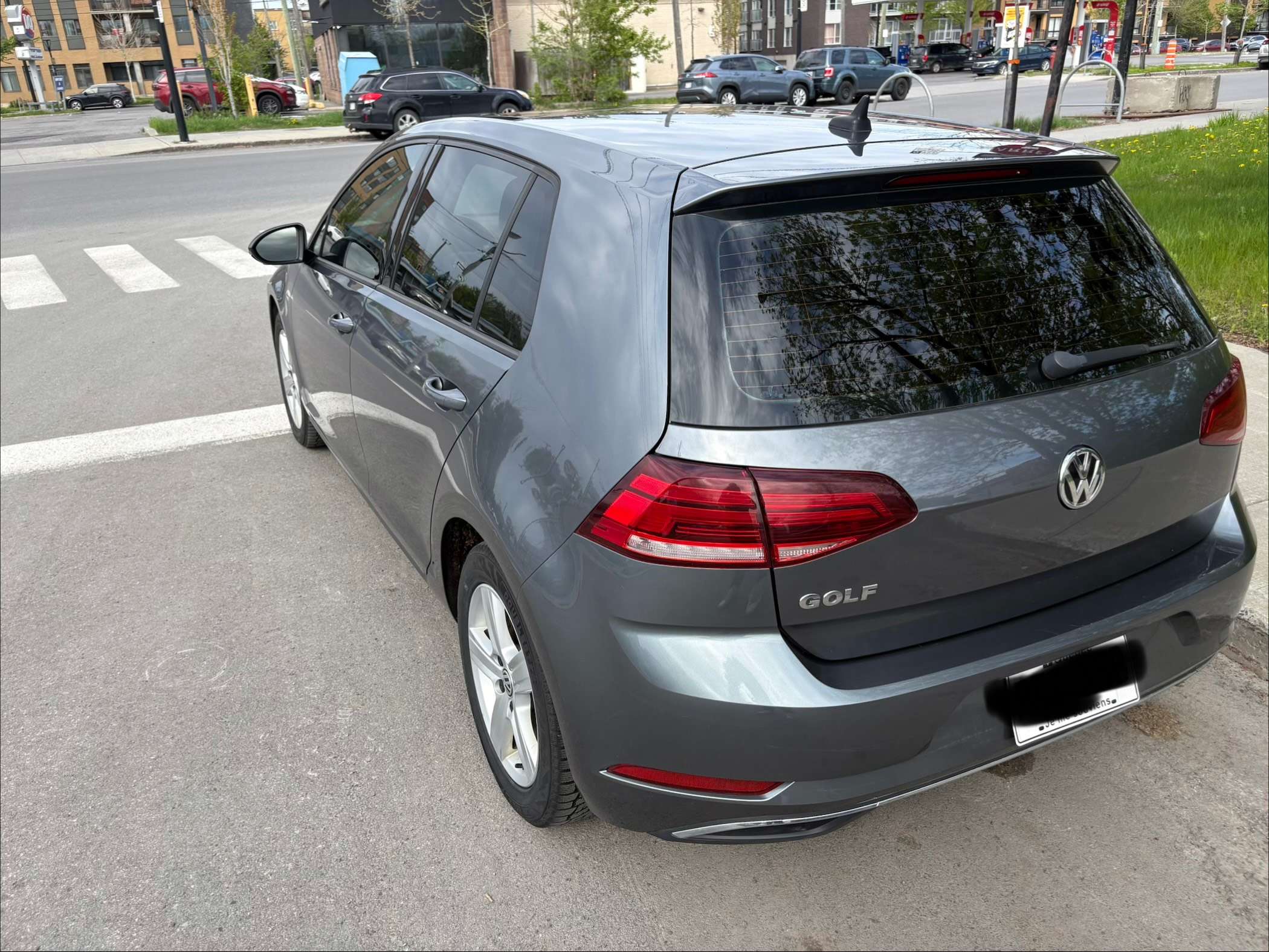 2019 Volkswagen Golf Highline alt 3