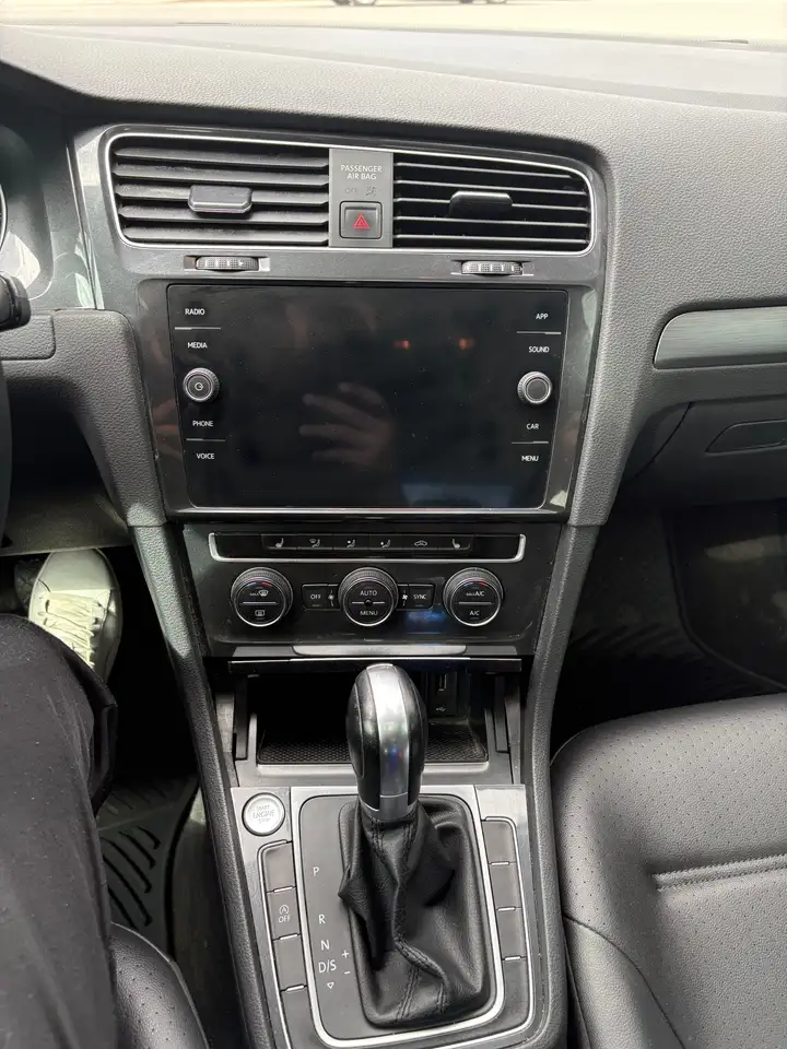 Volkswagen Golf снимка Volkswagen Golf