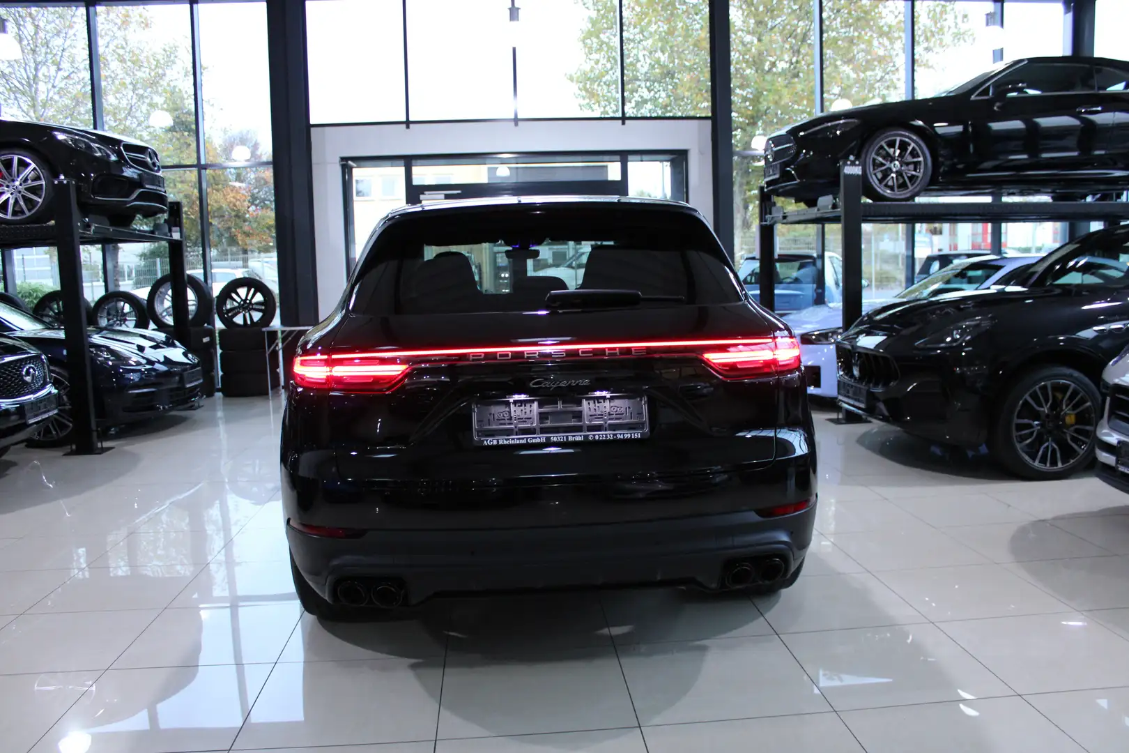 Porsche Cayenne 3.0 PLATINUM EDITION 340PS PANORAMA BOSE ALU22 TOP Schwarz - 2