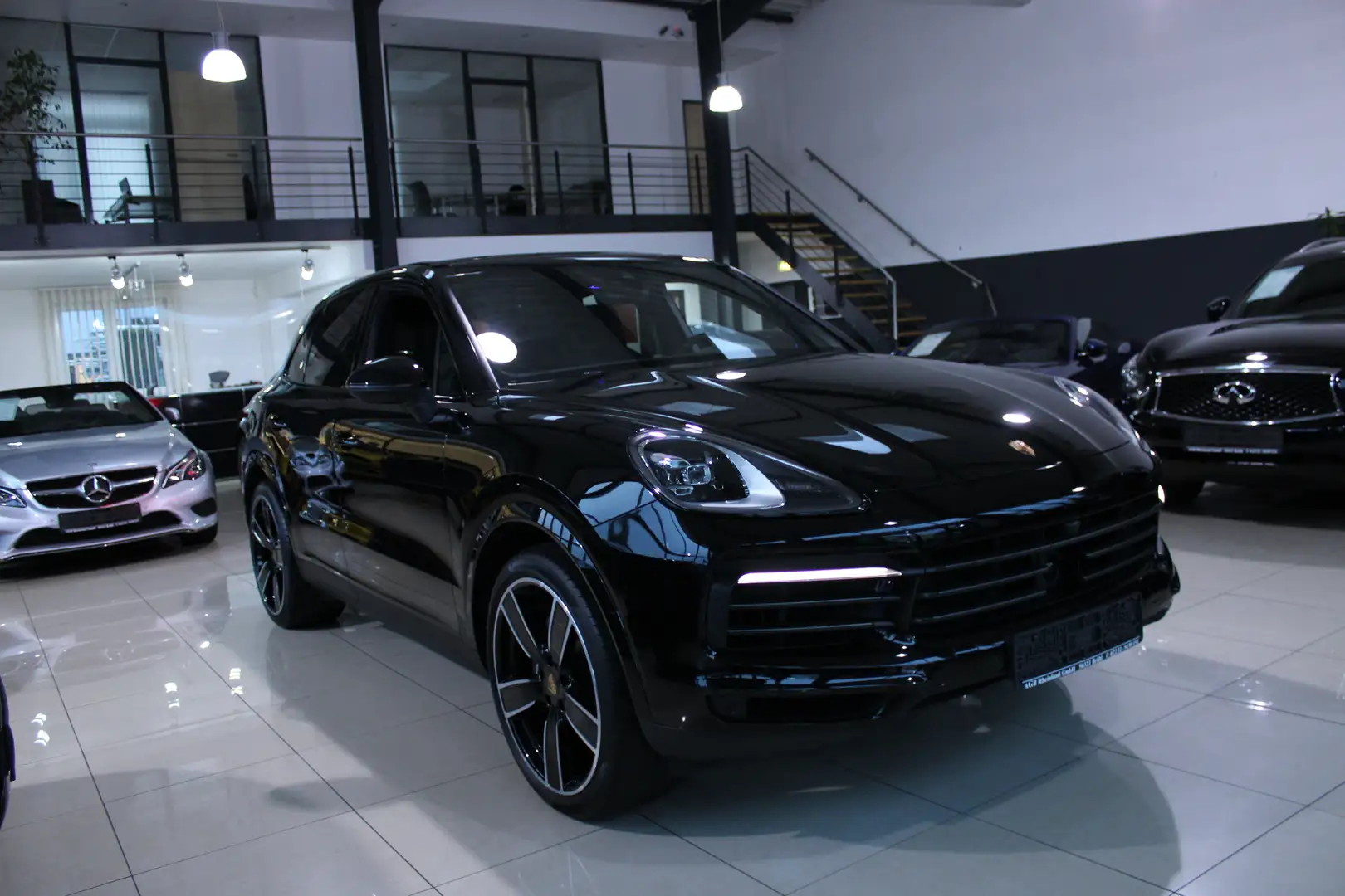 Porsche Cayenne 3.0 PLATINUM EDITION 340PS PANORAMA BOSE ALU22 TOP Schwarz - 1