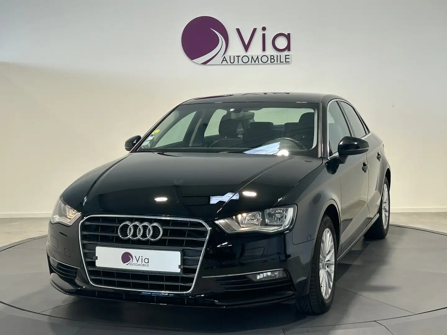 Audi A3 1.6 TDI 110 Ambiente Noir - 1