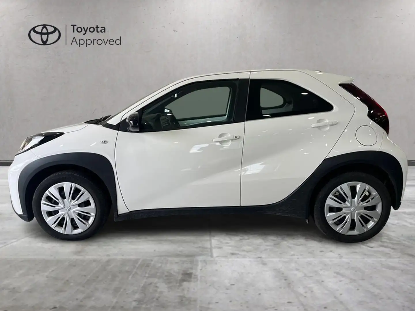 Toyota Aygo X Aygo X 1.0 Active 72cv Weiß - 2