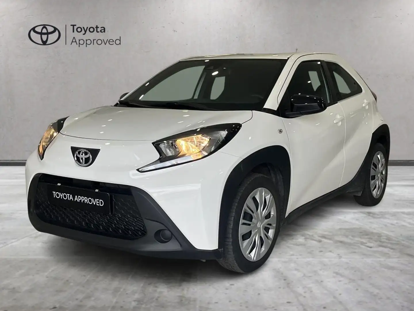 Toyota Aygo X Aygo X 1.0 Active 72cv Weiß - 1