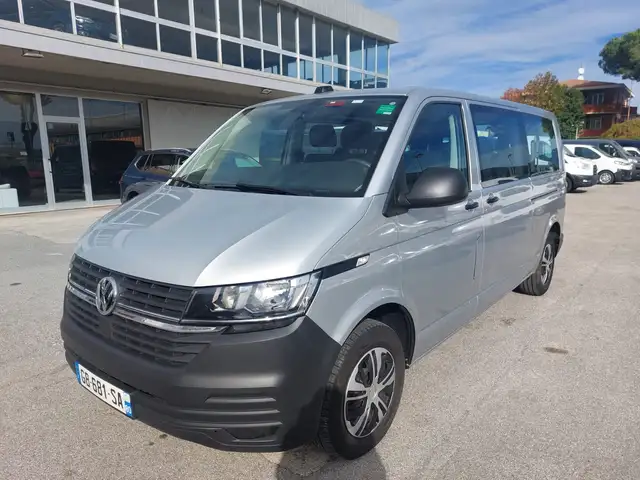 Volkswagen T6 Transporter Combi Long 9 Posti