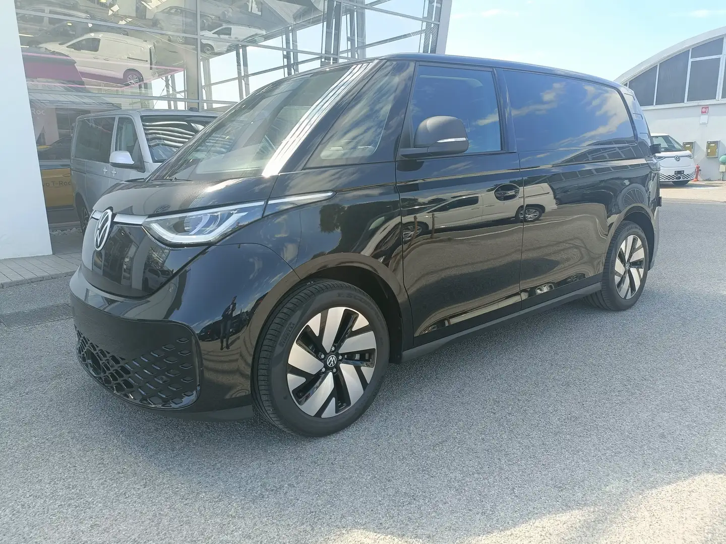 Volkswagen ID. Buzz Cargo 4 motion 340 cv 84 KW Schwarz - 2