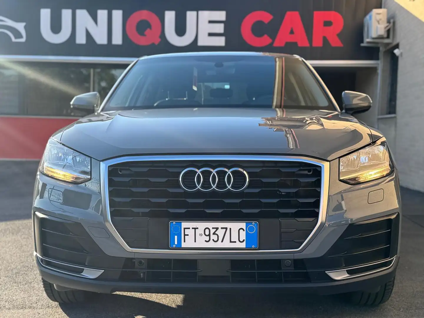 Audi Q2 1.6 TDI S tronic Business SPORT (NESSUN VINCOLO) Gris - 2
