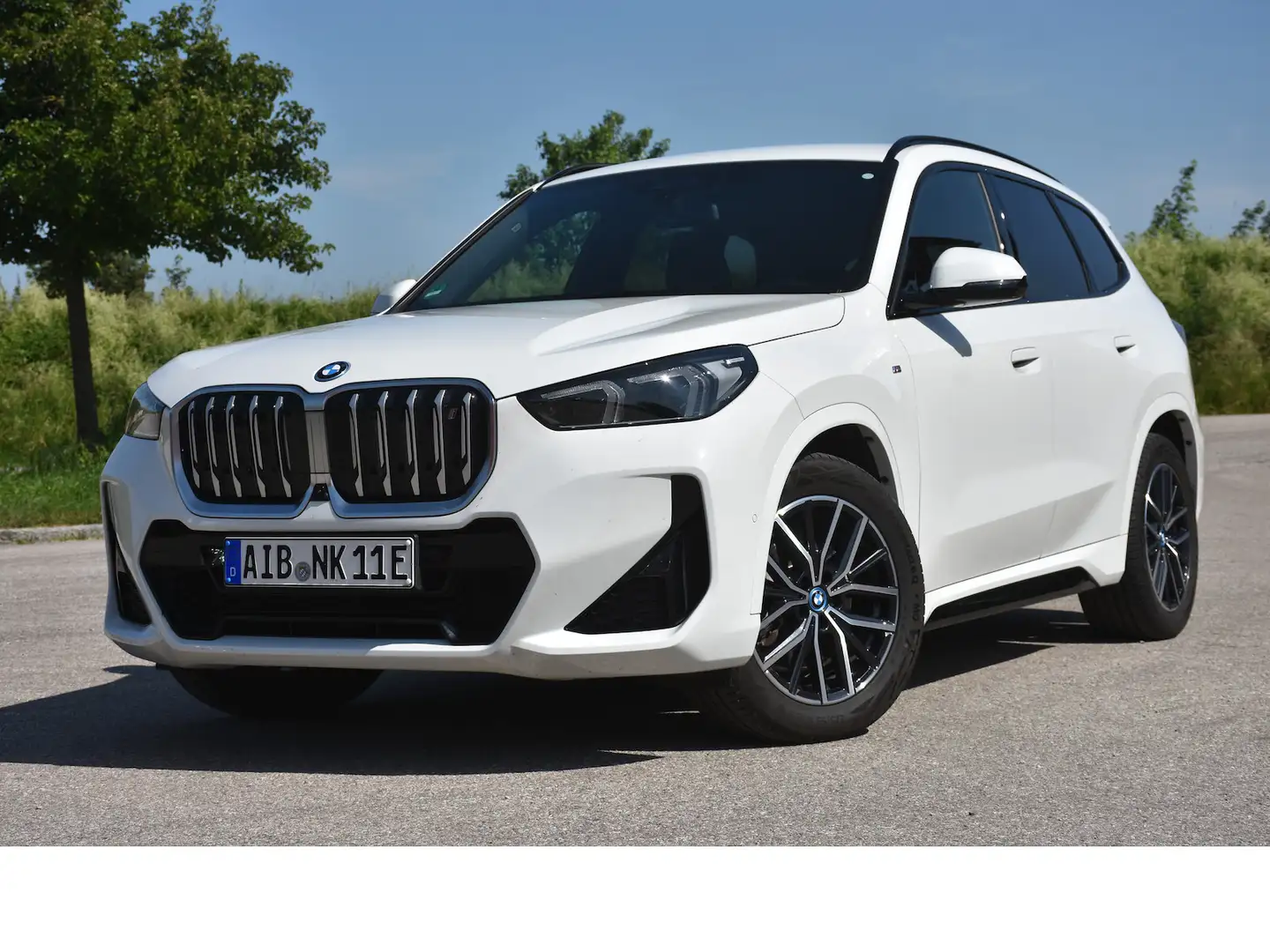 BMW iX1 30 xDrive M Sport/HuD/LED/Alcantara Wit - 2
