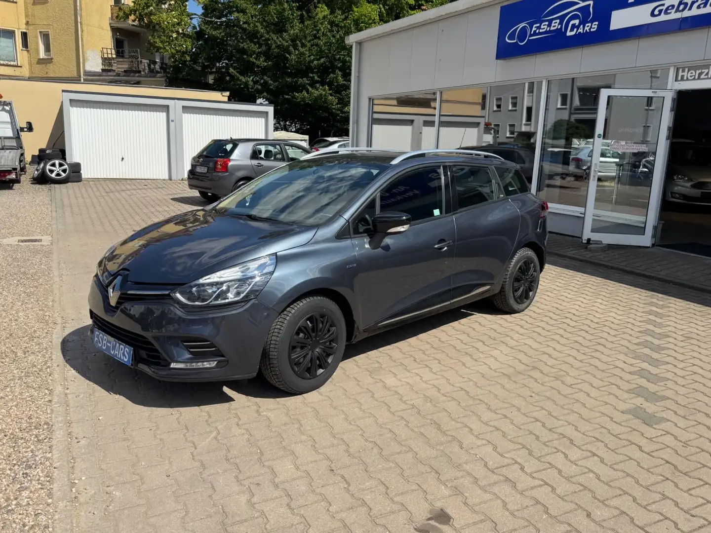 Renault Clio IV Grandtour Limited Blau - 2