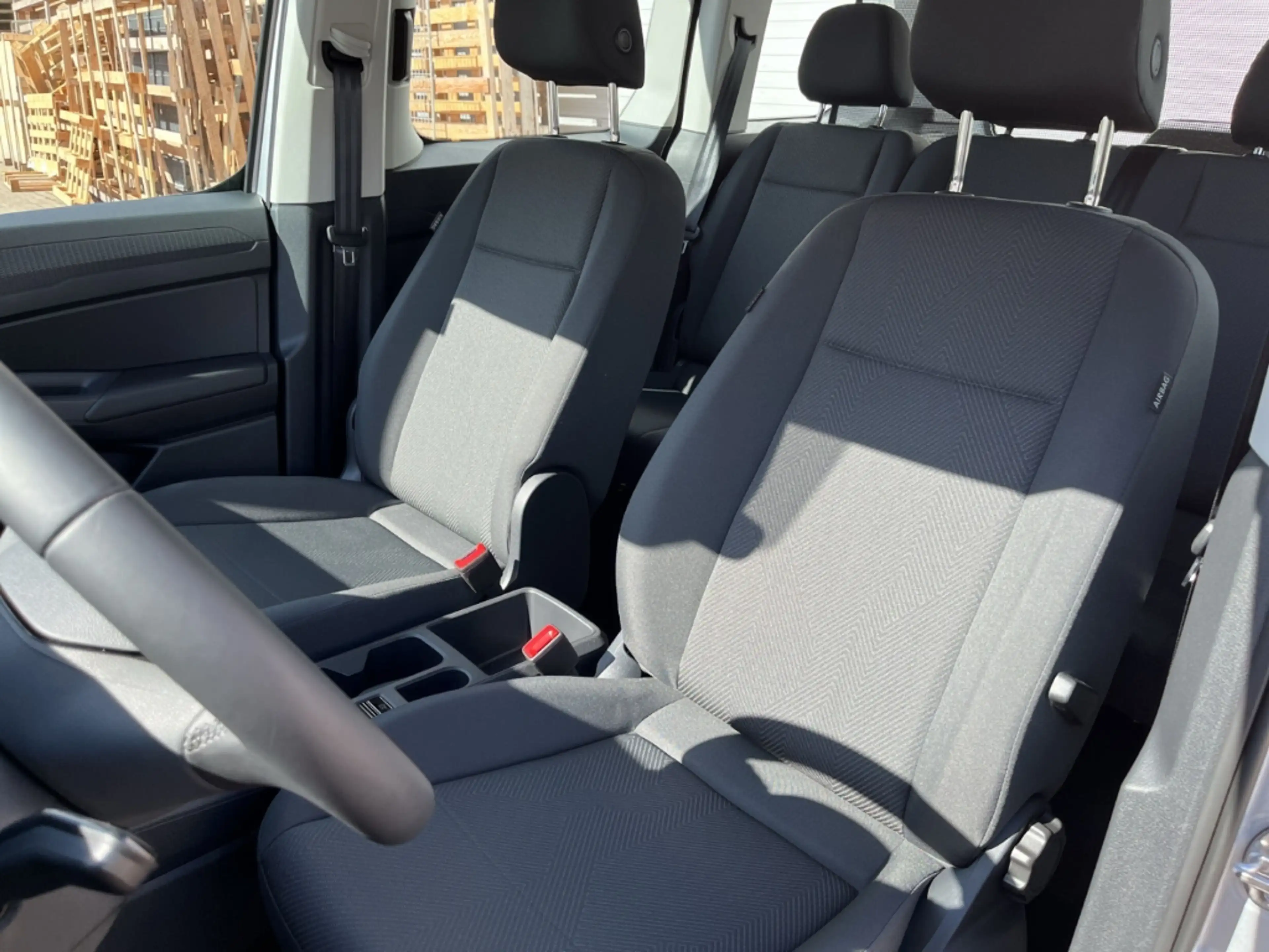 Ford Tourneo Connect Trend — photo 15