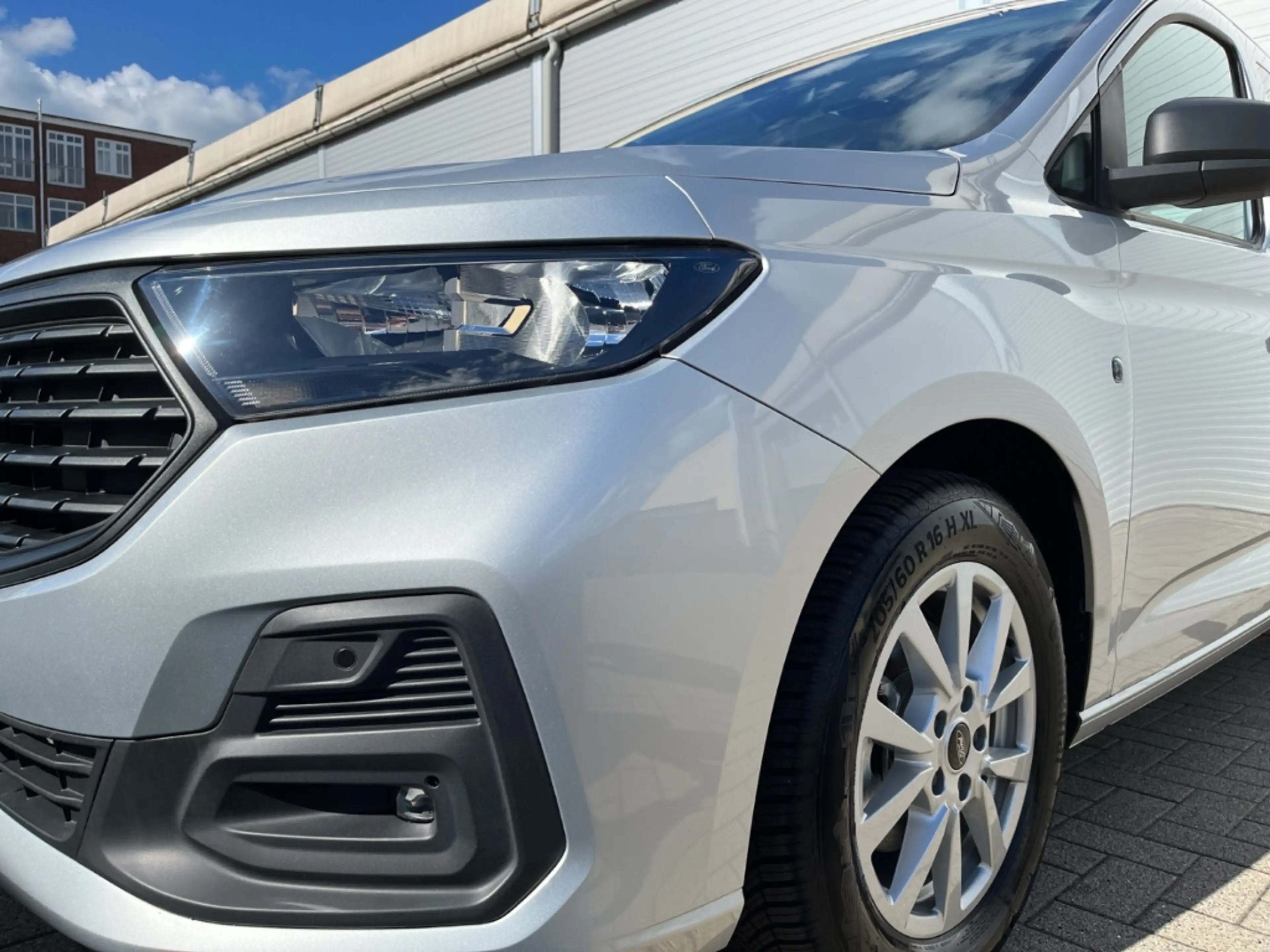Ford Tourneo Connect Trend — photo 9