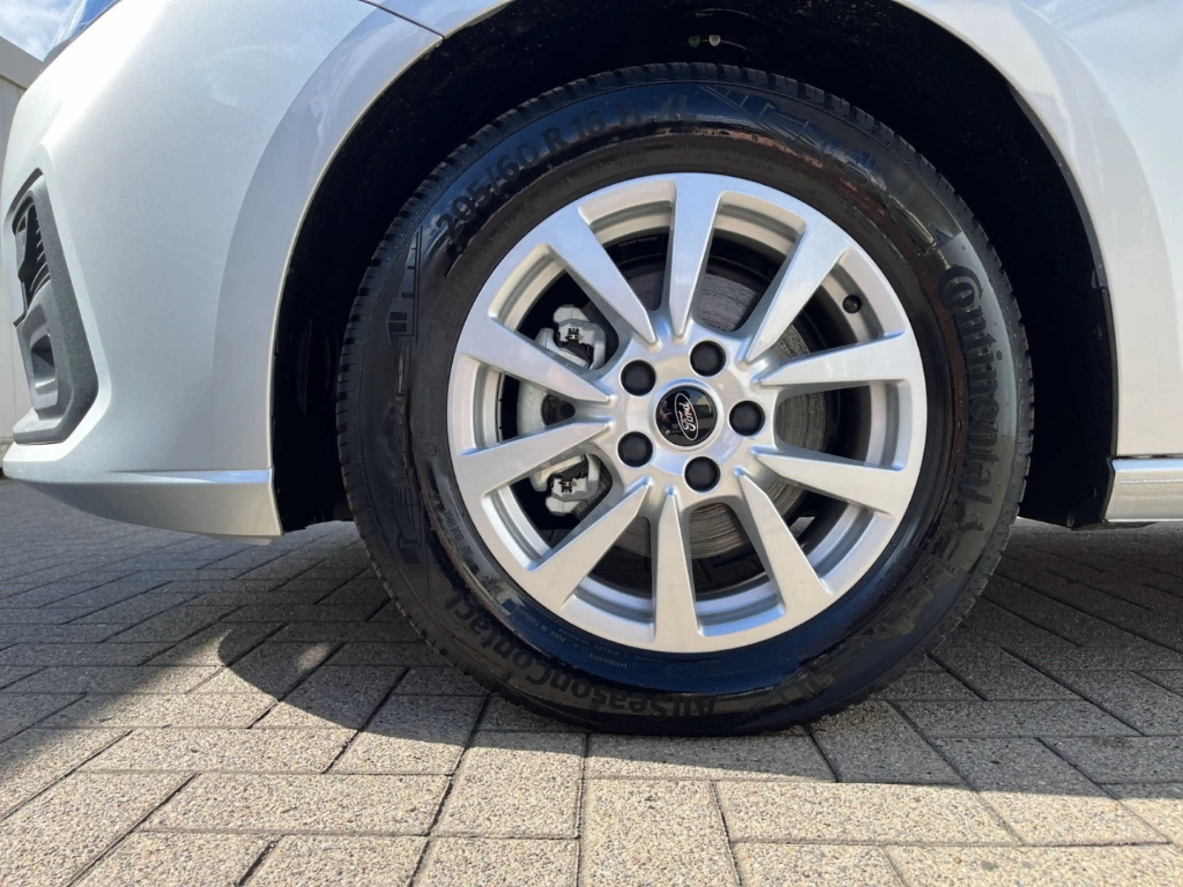 Ford Tourneo Connect Trend — photo 8