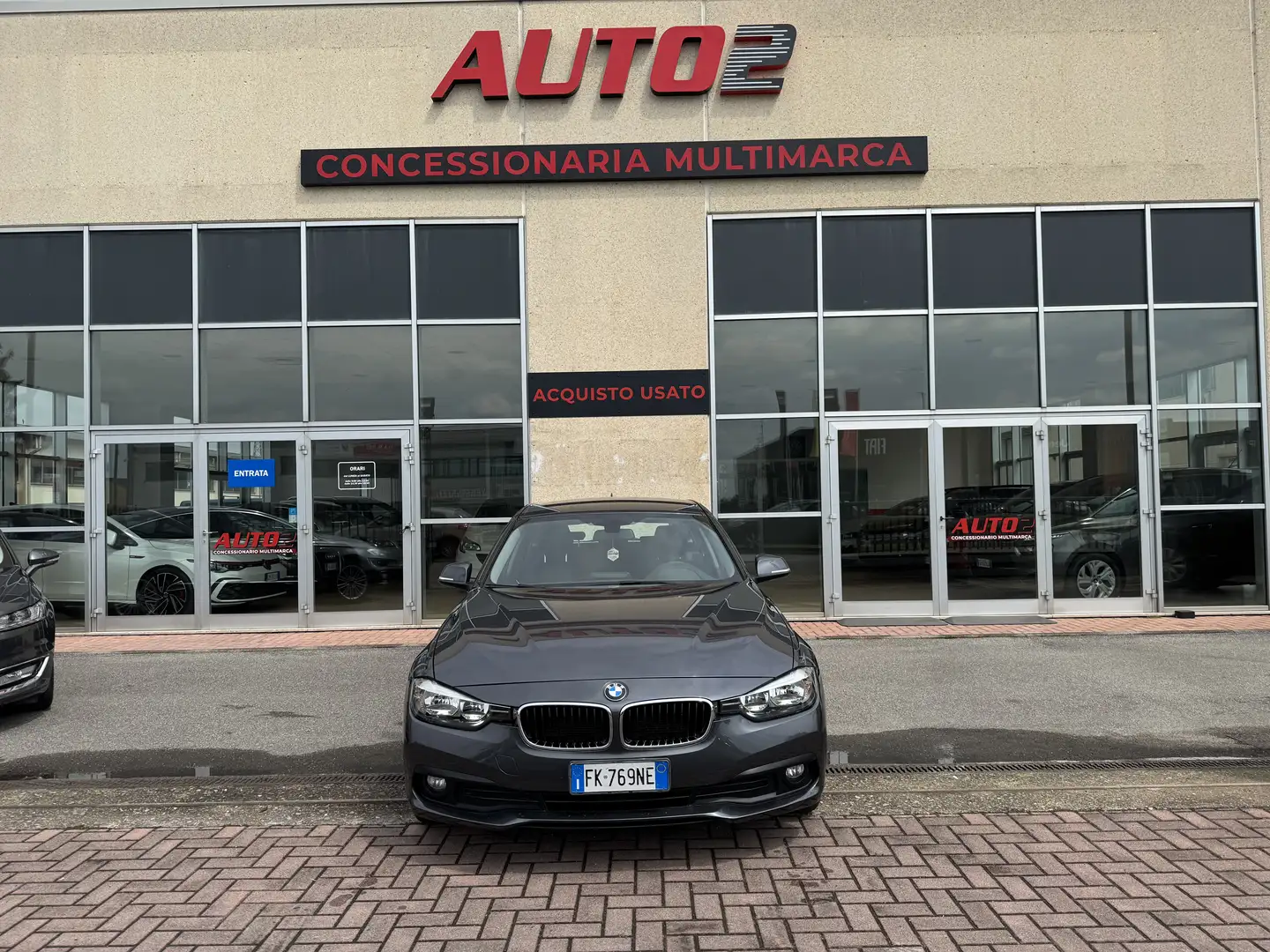 BMW 318 D 2.0 Diesel. Euro 6B Gris - 1