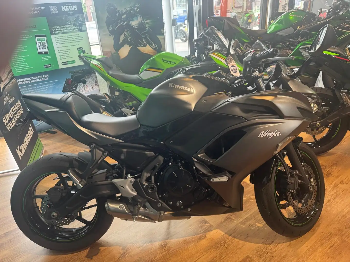 Kawasaki Ninja 650 Fekete - 1