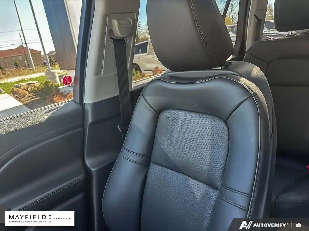 Lincoln Aviator снимка Lincoln Aviator