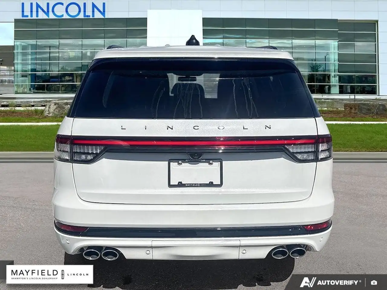 Lincoln Aviator снимка Lincoln Aviator