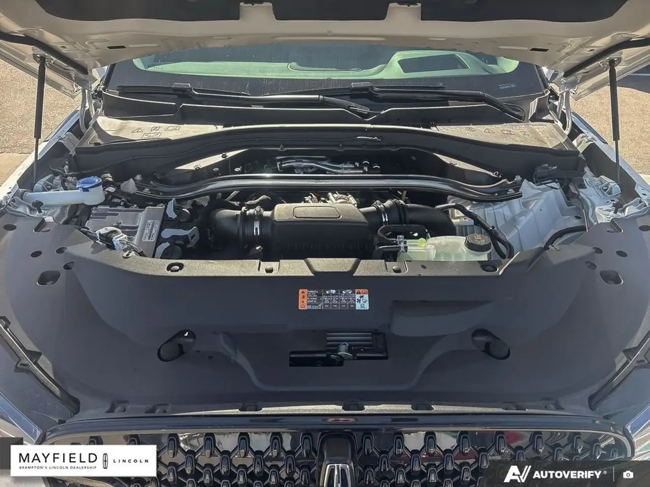 Lincoln Aviator снимка Lincoln Aviator