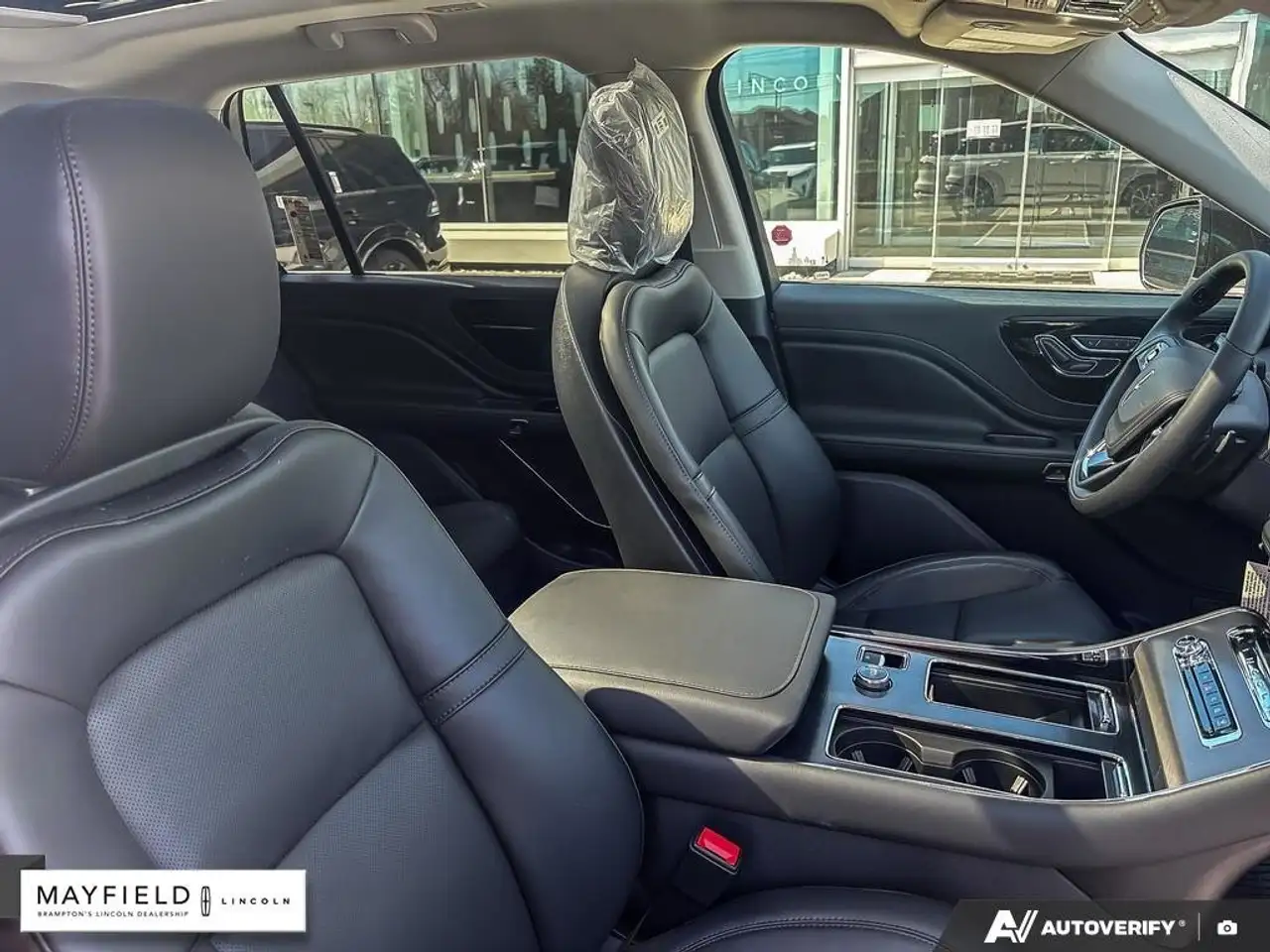 Lincoln Aviator снимка Lincoln Aviator