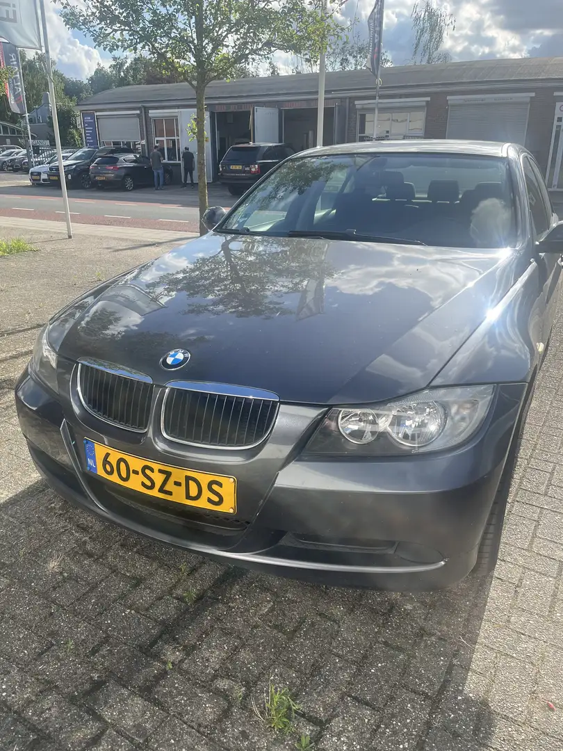 BMW 330 318i automaat Šedá - 1