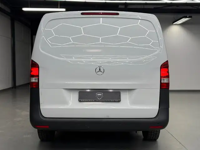 Mercedes-Benz Vito view 6