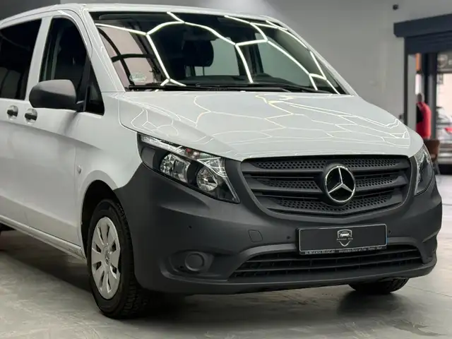 Mercedes-Benz Vito view 11
