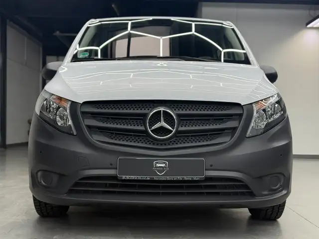 Mercedes-Benz Vito view 12