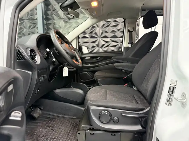Mercedes-Benz Vito view 13