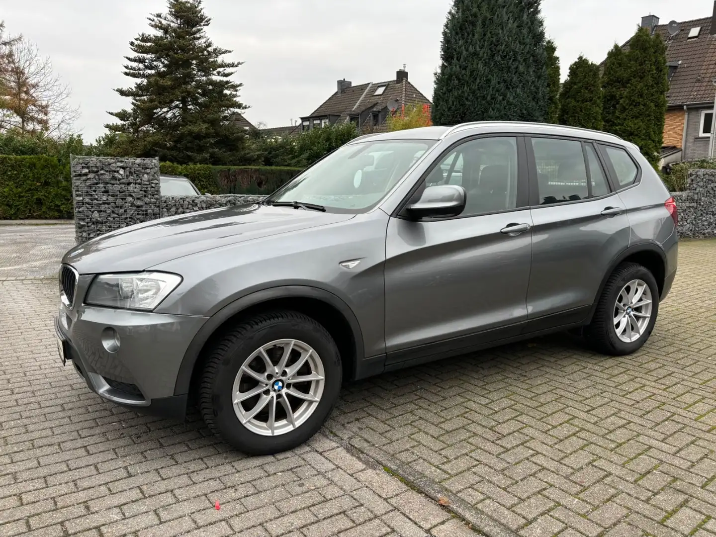 BMW X3 Baureihe X3 xDrive20i orig 66.000KM 2.Hd Grau - 2