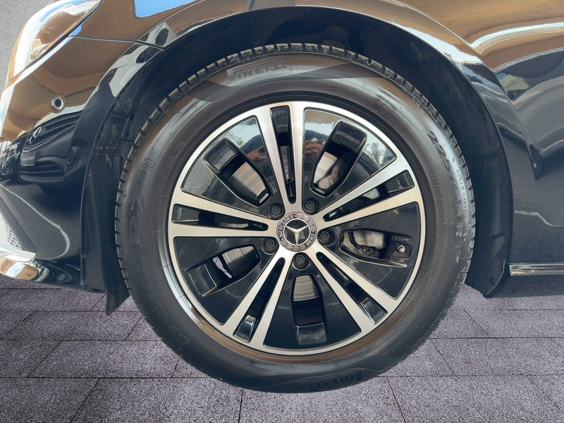 Mercedes-Benz E 220 d 4M T-Modell AVANTGARDE WIDESCREEN LED — photo 13