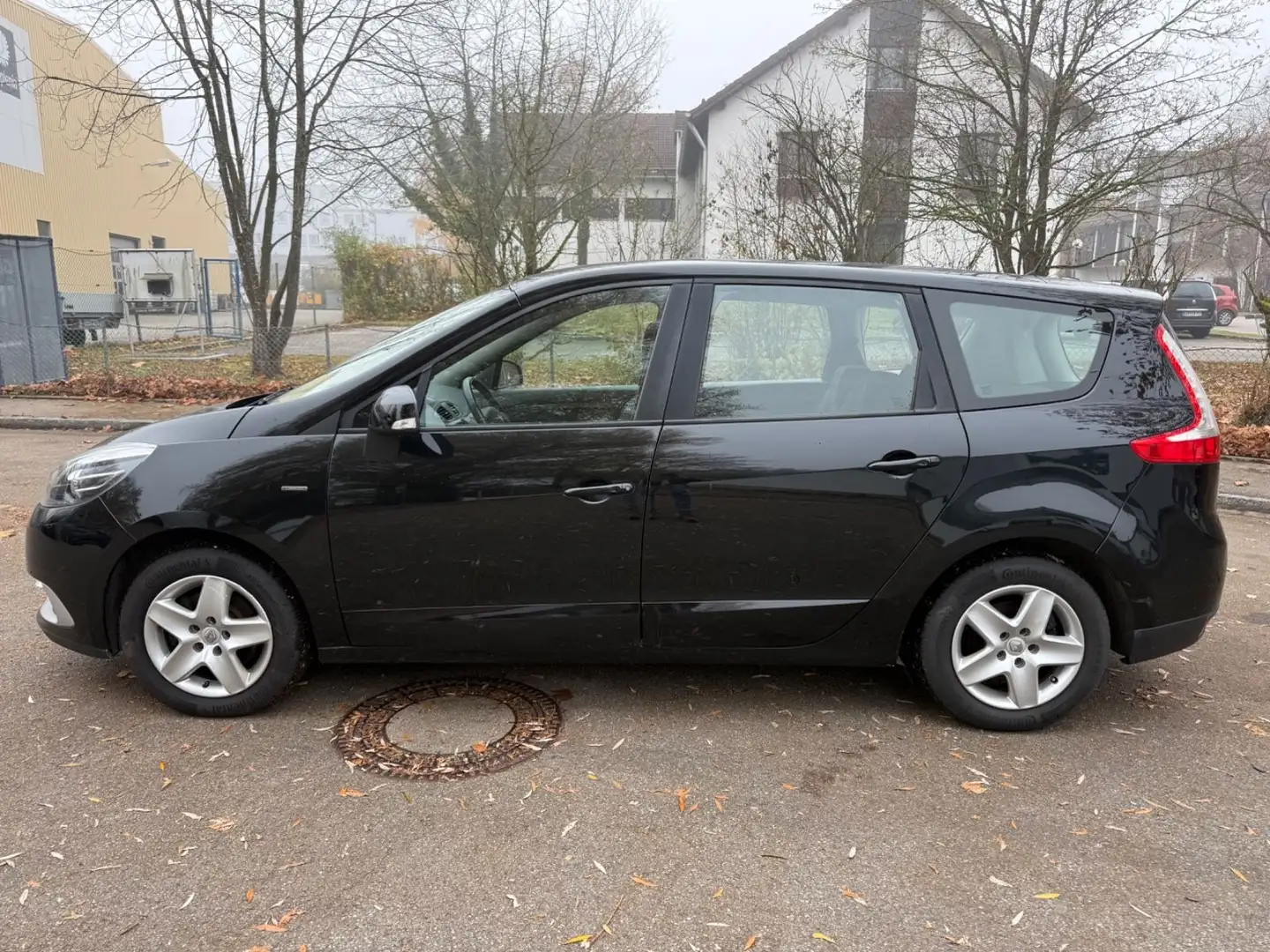 Renault Grand Scenic III Limited 1.2 TCe 85 KW EURO 6 Schwarz - 2