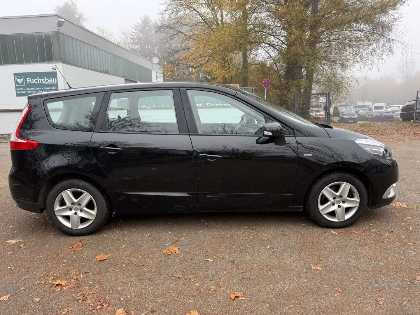 Renault Grand Scenic III Limited 1.2 TCe 85 KW EURO 6 Schwarz - 1