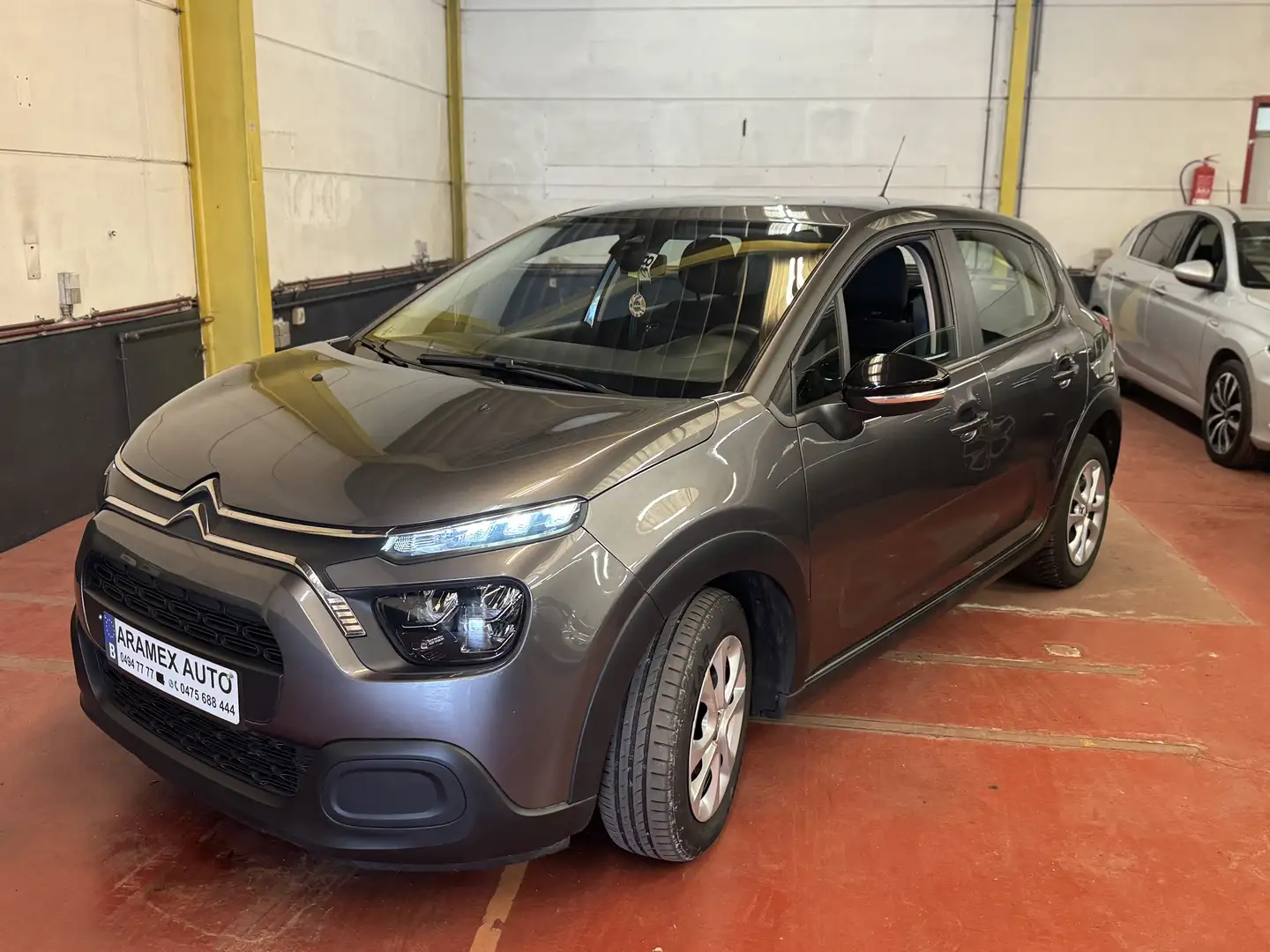 Citroen C3 1.2i PureTech Start S&S Gris - 2