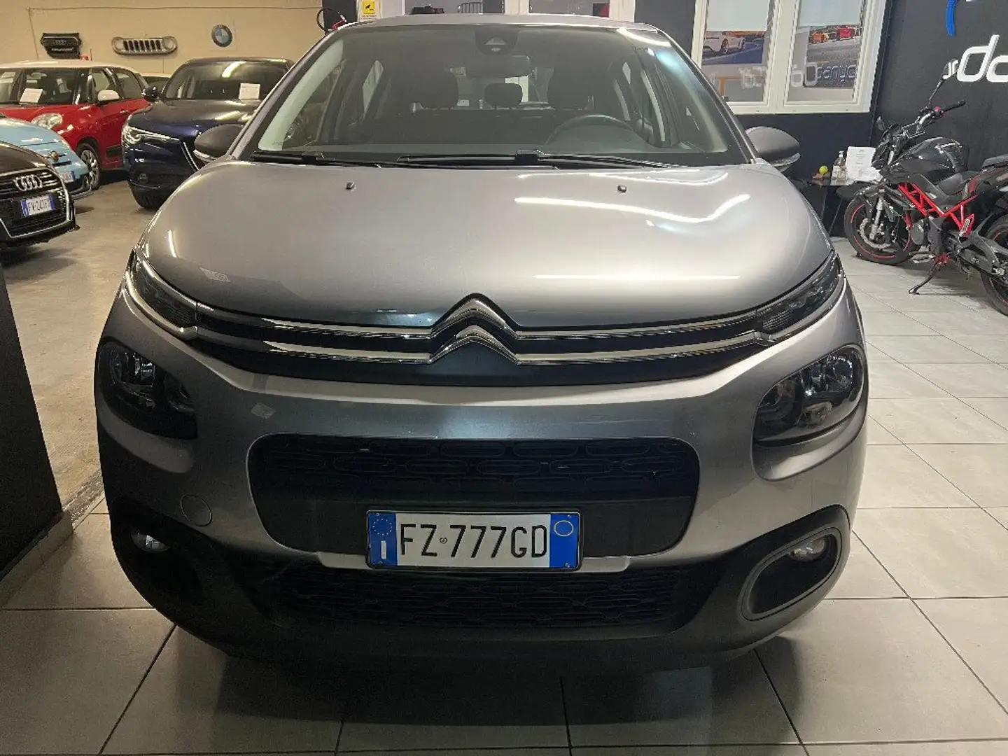 Citroen C3 PureTech 82 S&S Feel Grigio - 2