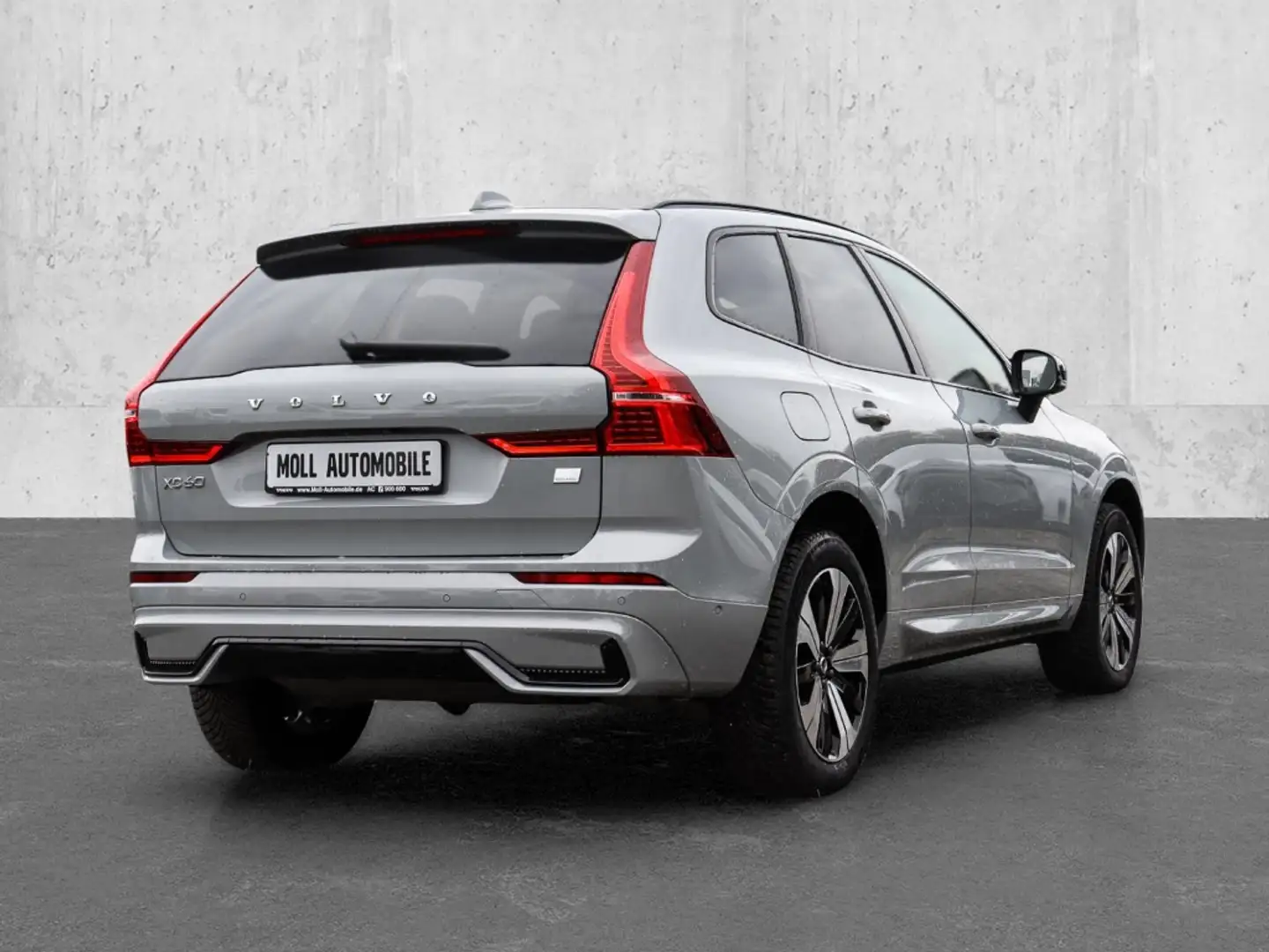 Volvo XC60 Plus Dark Recharge Plug-In Hybrid AWD T6 Twin Engi Grau - 2
