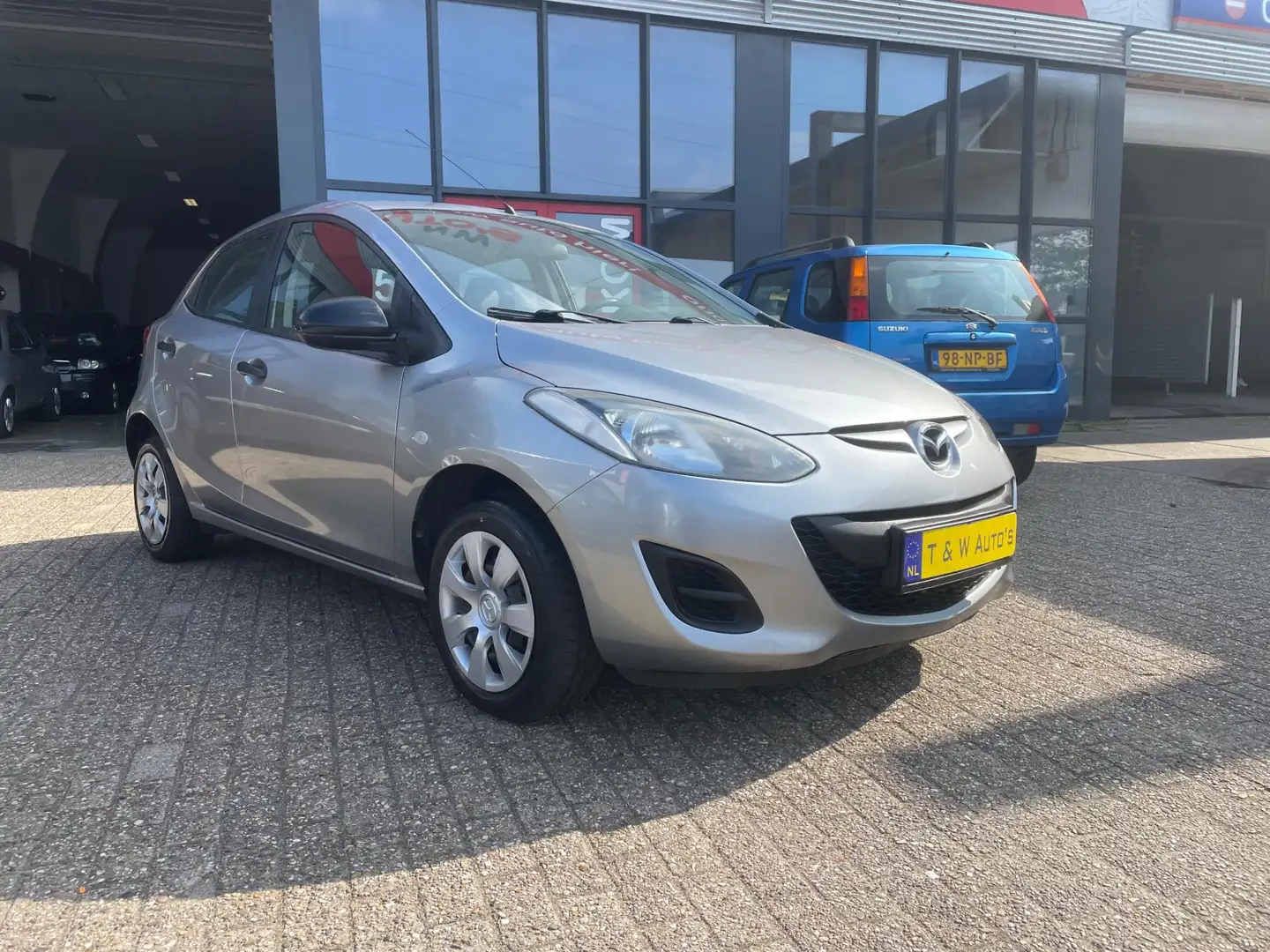 Mazda 2 1.3 Cool nette auto Grijs - 1