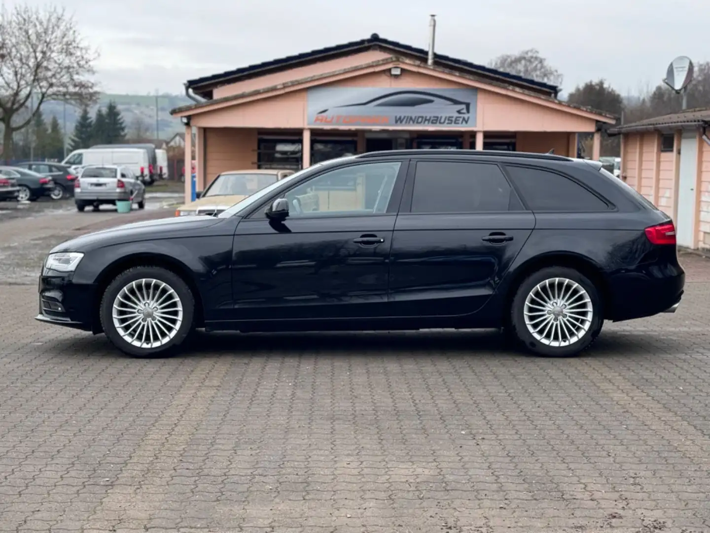 Audi A4 1.8 TFSI Avant *1 HAND *88 TKM *NAVI *XENON Schwarz - 2