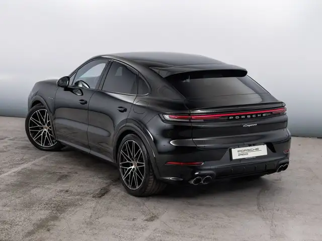 Porsche Cayenne view 8