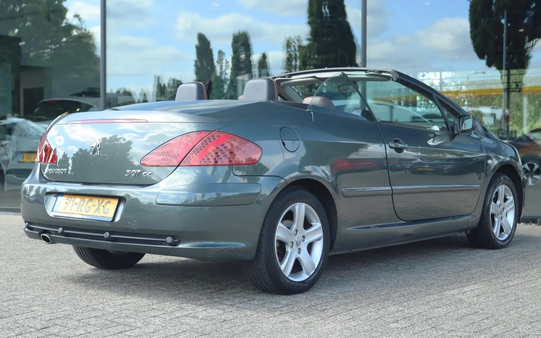 Peugeot 307 CC 2.0-16V | LEDER | STOELVERW. | CRUISE | CLIMATE Gris - 2
