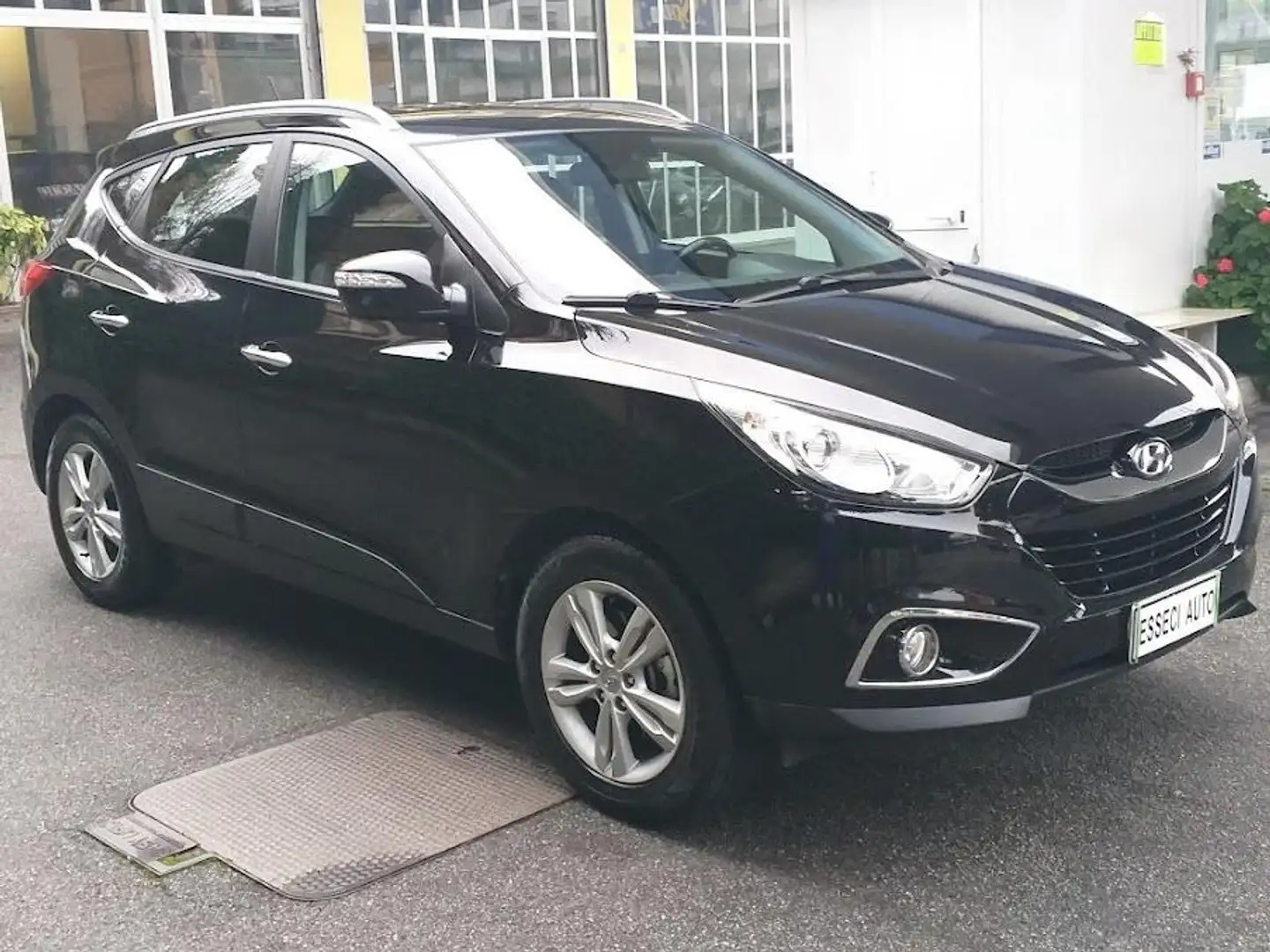 Hyundai iX35 ix35 1.7 crdi Comfort 2wd Zwart - 1