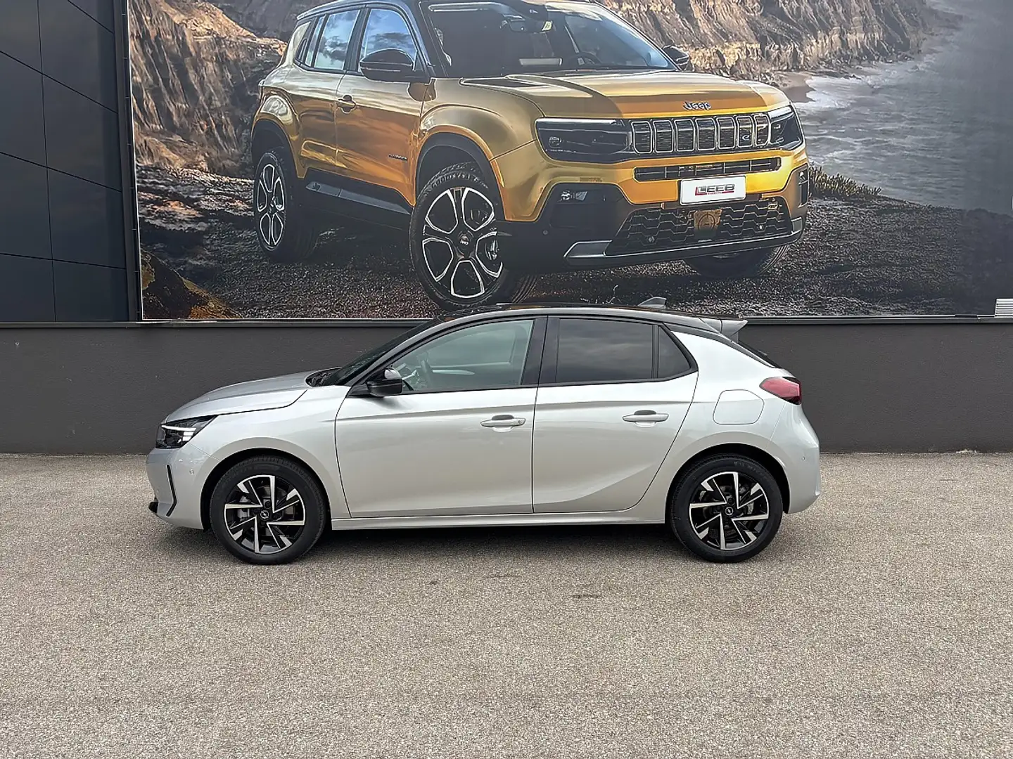 Opel Corsa 1,2 Direct Injection Turbo Euro 6.4  GS Aut. in... Silber - 2