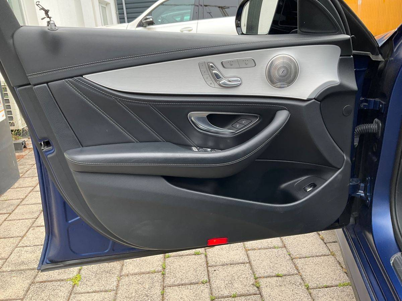 Mercedes-Benz E 63 AMG E 63 AMG S T 4Matic — photo 12