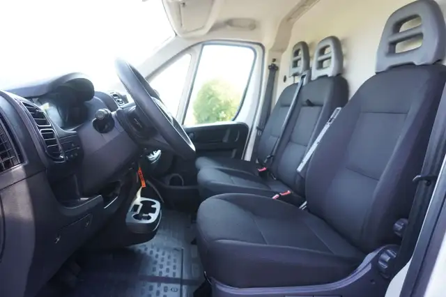 Fiat Ducato view 8
