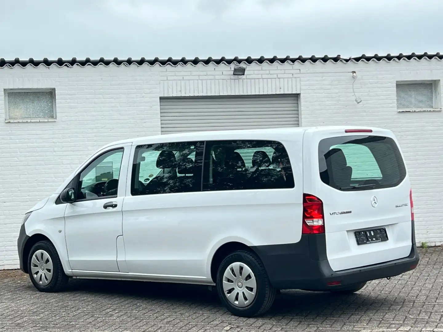 Mercedes-Benz Vito Tourer 109 Cdi Lang 9 Sitze Klima Pdc Euro6 Wit - 2