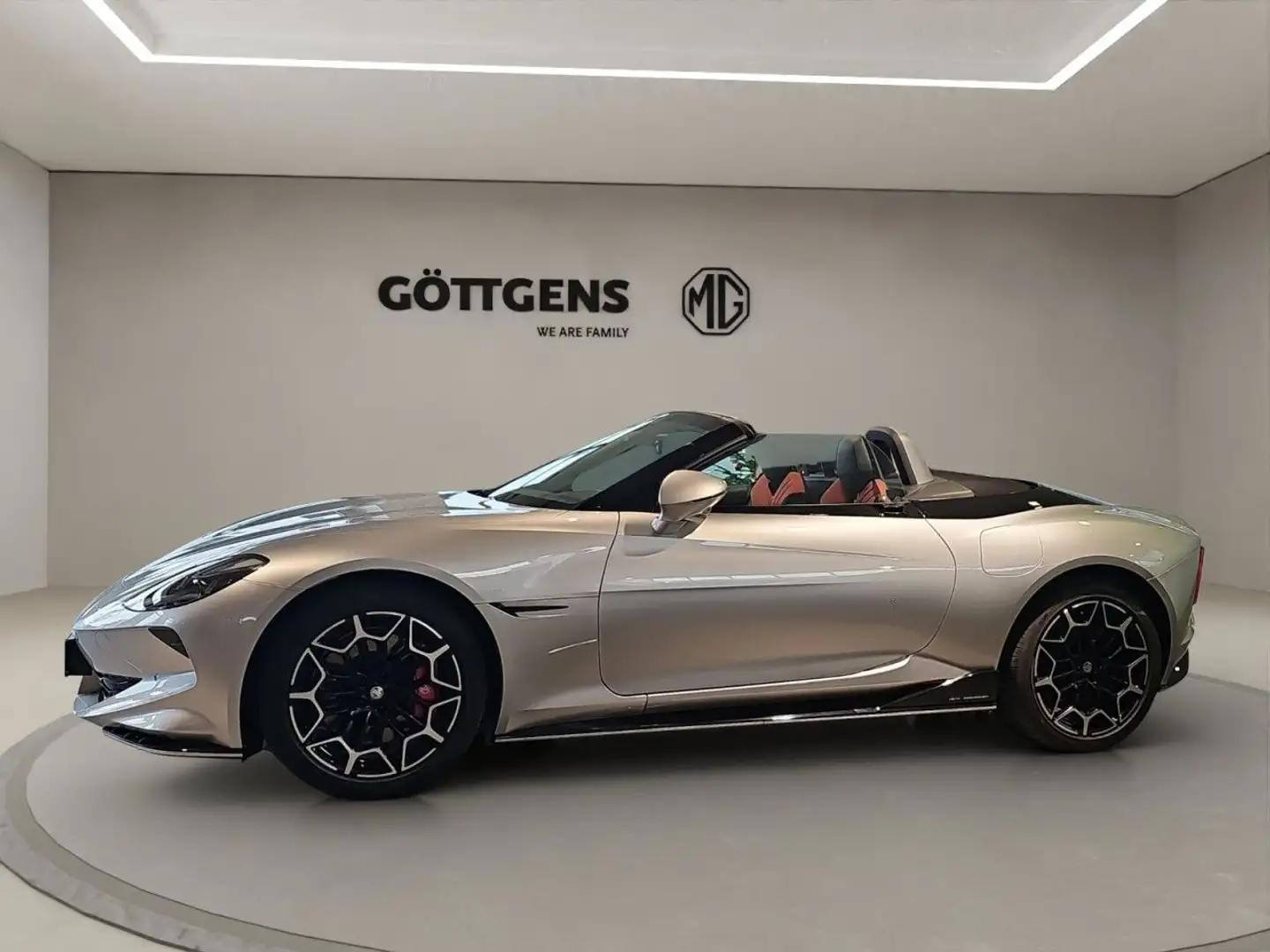 MG Cyberster 250KW LED PDC Silber - 2