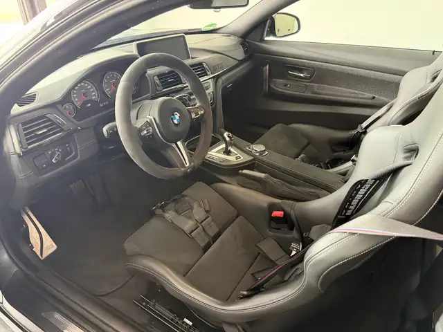 BMW M4 view 11