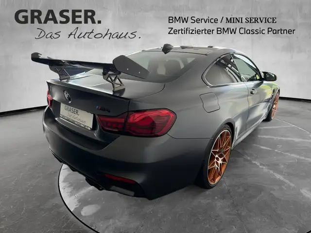 BMW M4 view 4