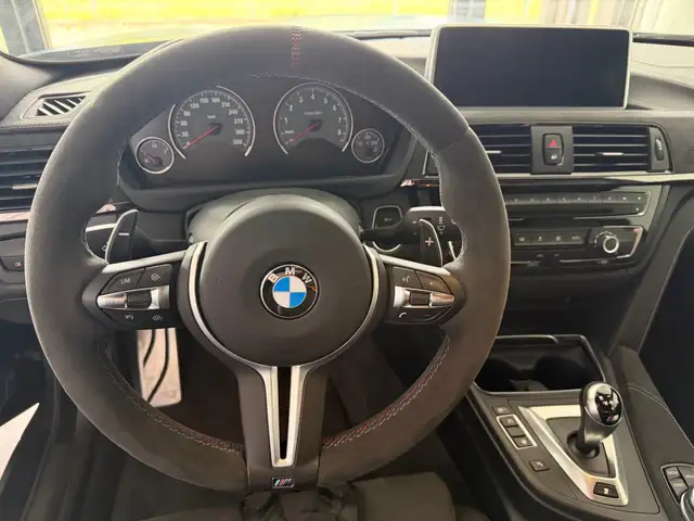 BMW M4 view 14