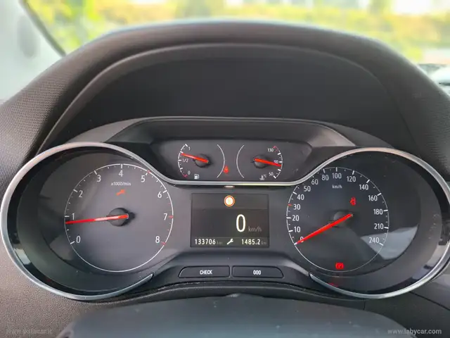 Opel Crossland X view 10