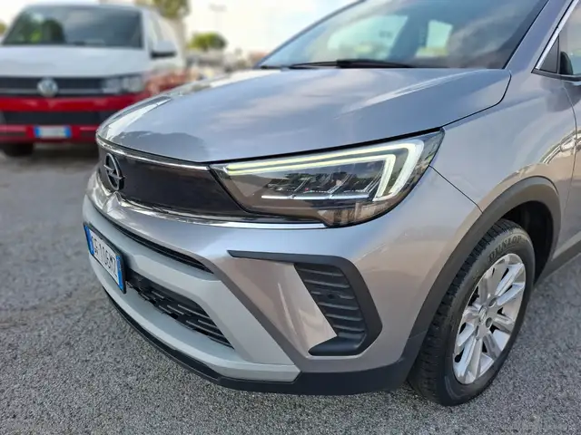 Opel Crossland X view 4