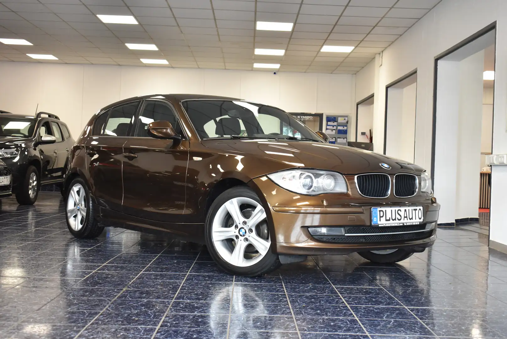 BMW 118 d Navi Xenon Schiebed Sitzheizung Temp PDC Brun - 1
