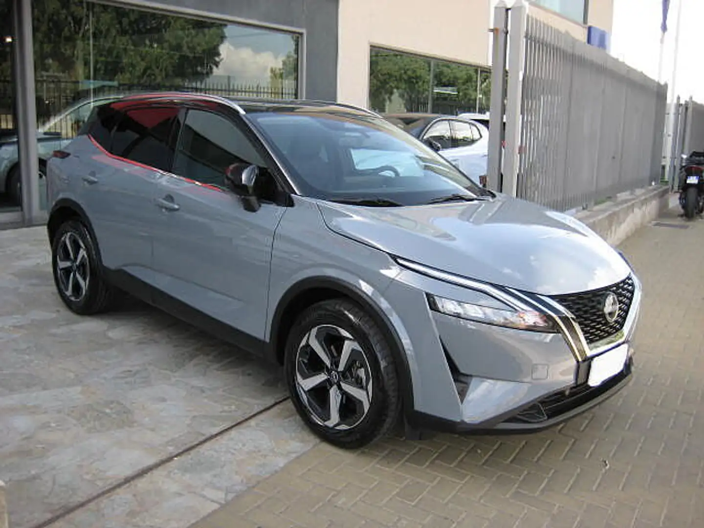 Nissan Qashqai 3ª serie MHEV 140 CV N-Connecta Grigio - 2